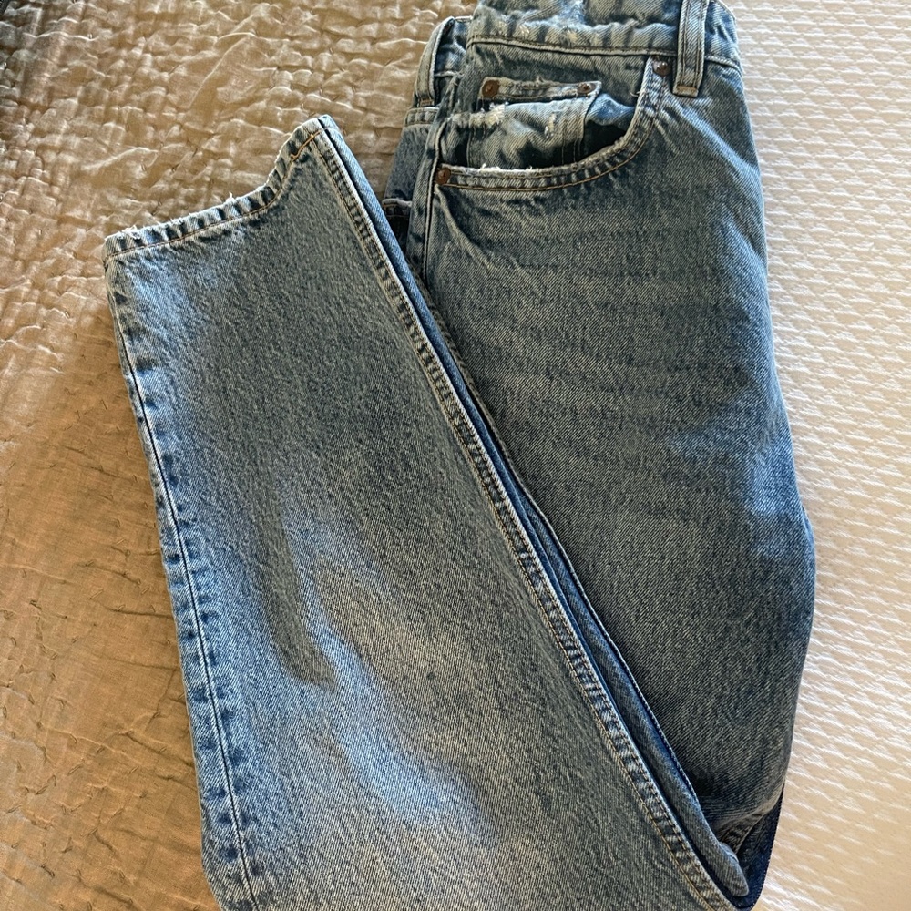 Zara high rise straight leg jeans, size 4. Brand new!